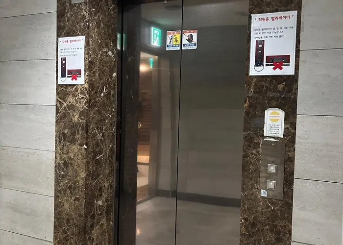 아파트 Urban 7 *